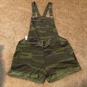 NWTA Z supply camo overalls size Large